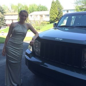 XSCAPE Silver Size 4 Gown